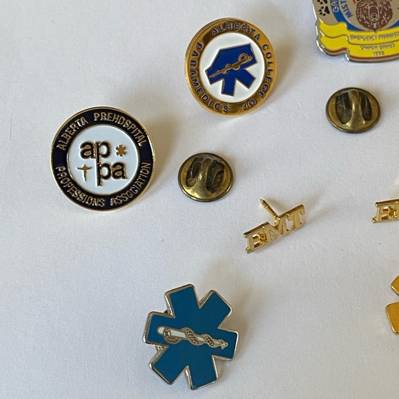 Alberta EMS Pins - Picture 4 of 10